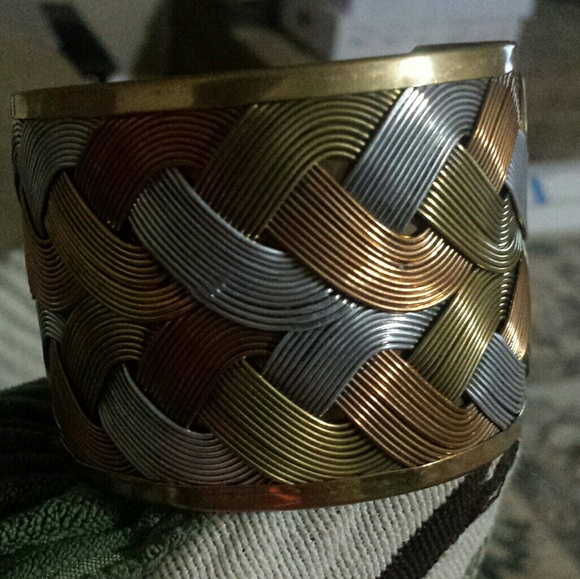 Cuff bracelet - Picture 2 of 4